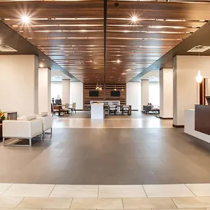 Wingate By Wyndham Airport Hotel